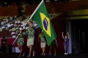 Ketleyn Quadros (judô) e Bruninho (vôlei), porta-bandeiras em Tóquio-2020