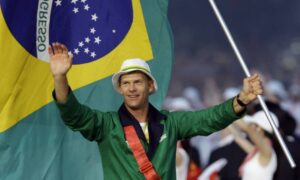 Robert Scheidt (vela), porta-bandeira em Pequim-2008