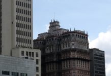 Carnaval no Edifício Martinelli: festas ocupam os andares 25 e 26 entre 14 e 17 de fevereiro