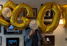 Steven Spielberg comemora EGOT com balões nas redes sociais