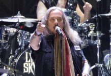 Lynyrd Skynyrd desfila clássicos e carisma em apresentação no Monsters of Rock 2026